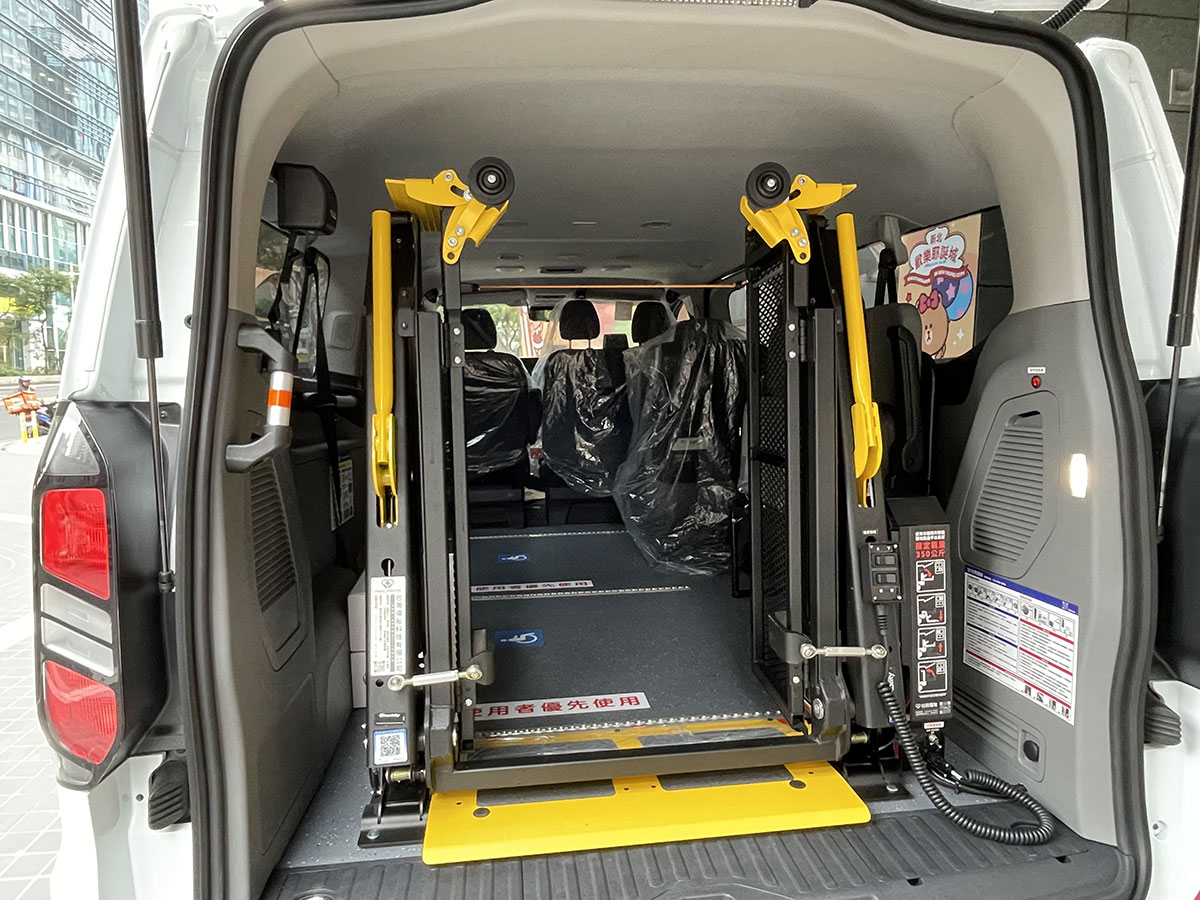 川方寶春4號復康巴士